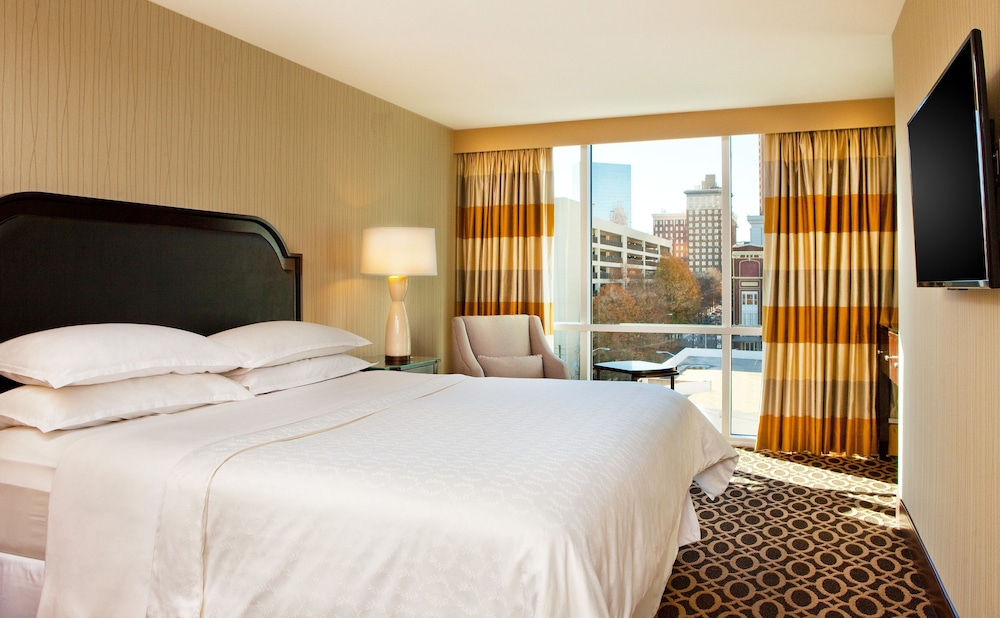 Courtland Grand Hotel, Trademark Collection by Wyndham 26/70