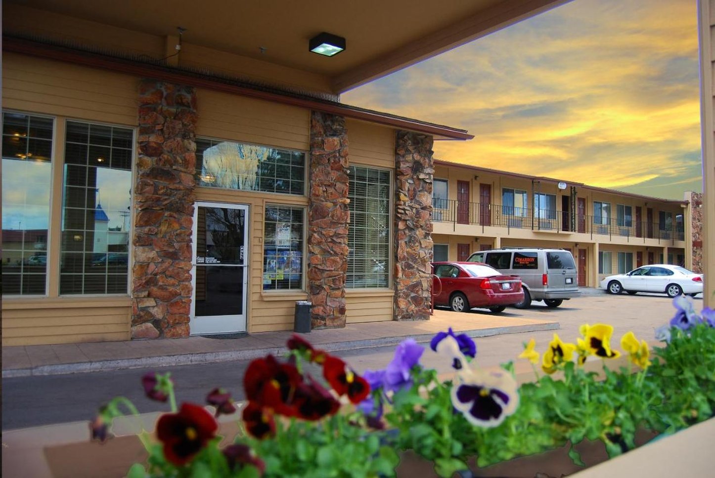 Cimarron Inn Klamath Falls 3/35