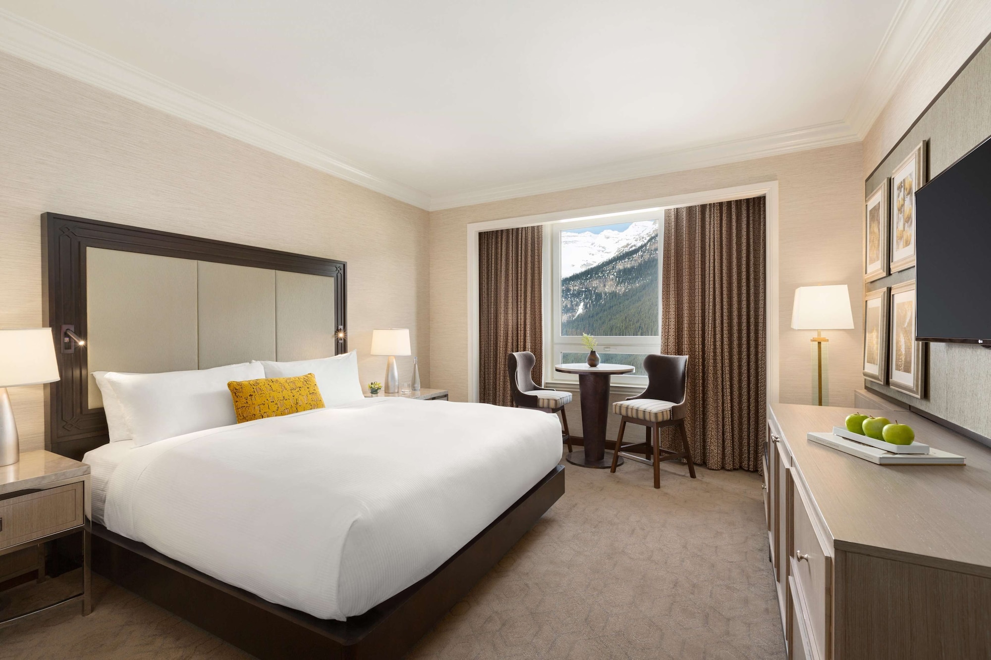 Fairmont Gold, King Bed