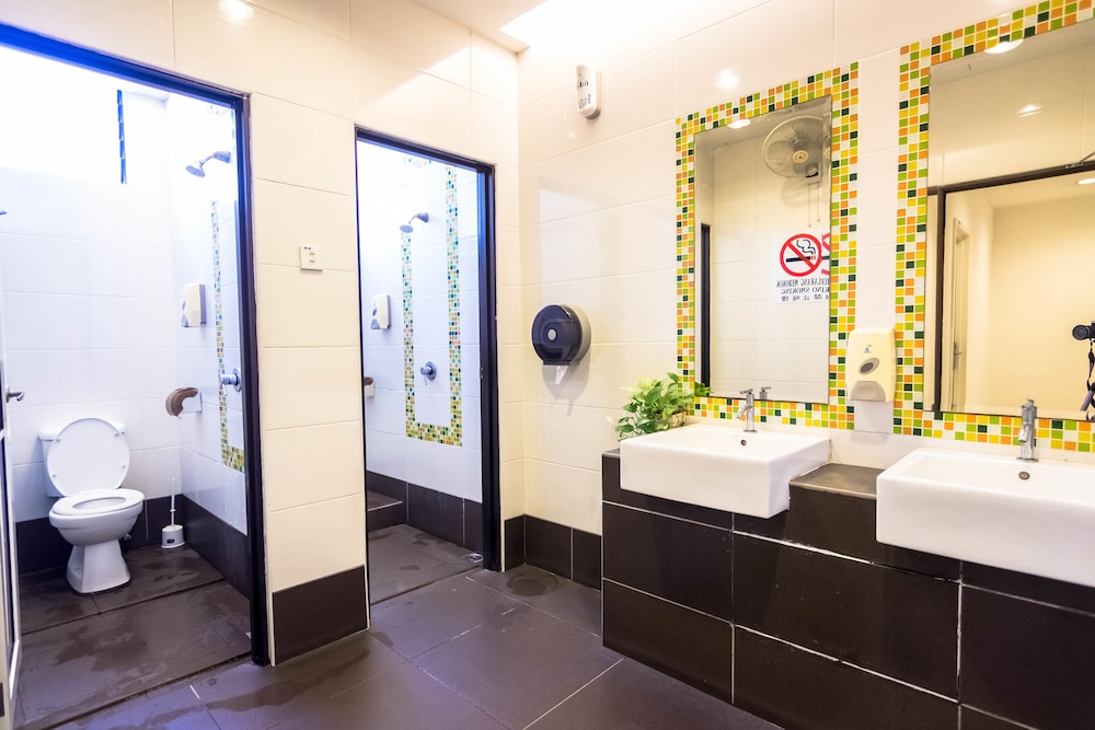 Sunflower Hotel 32/33