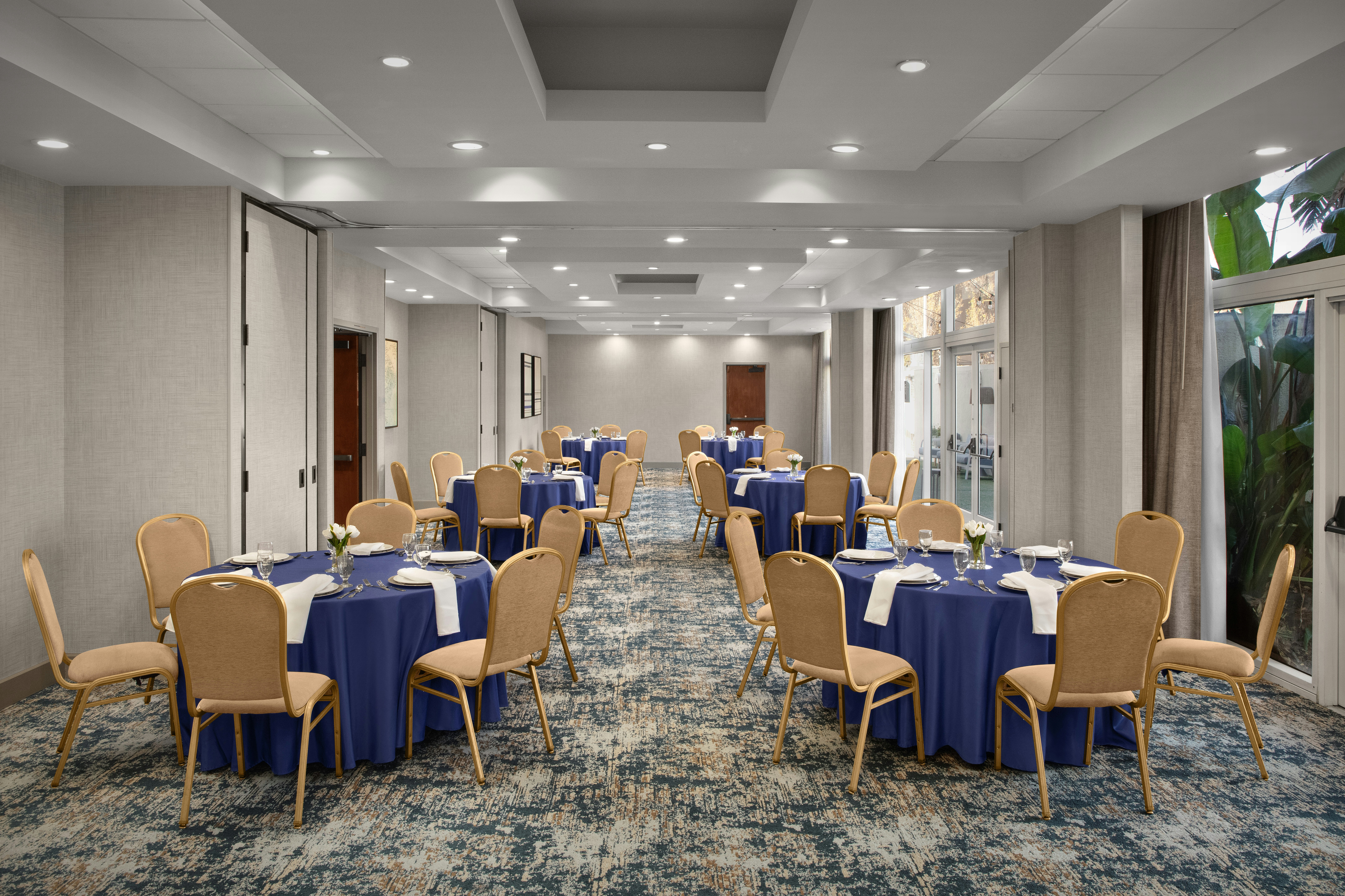 DoubleTree by Hilton Hotel LAX - El Segundo 76/84