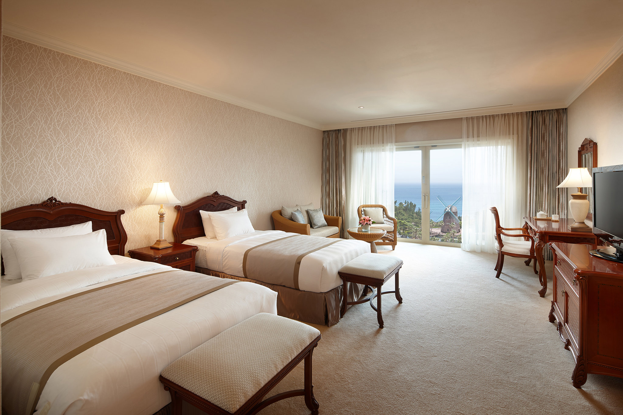 Lotte Hotel Jeju 8/21