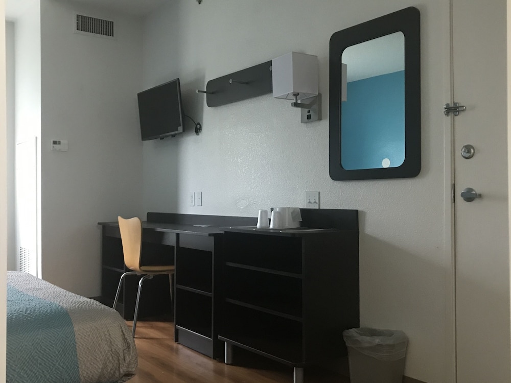 Motel6 Caseyville, IL 30/64