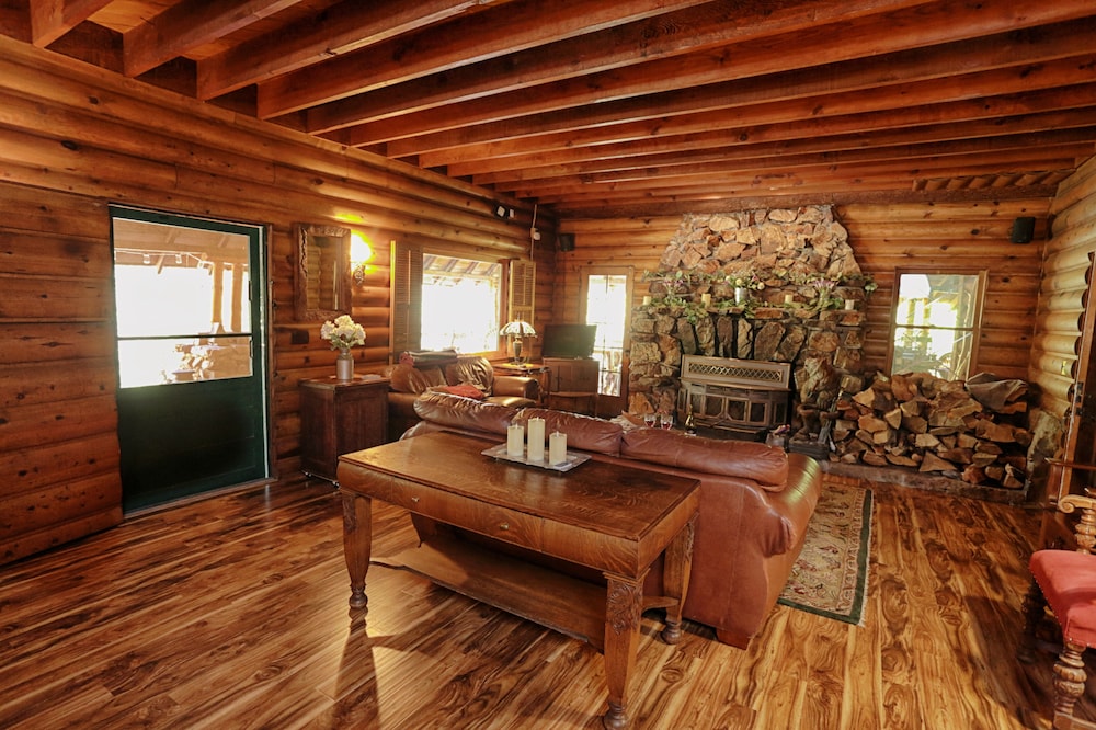 Gold Mountain Manor 31/48