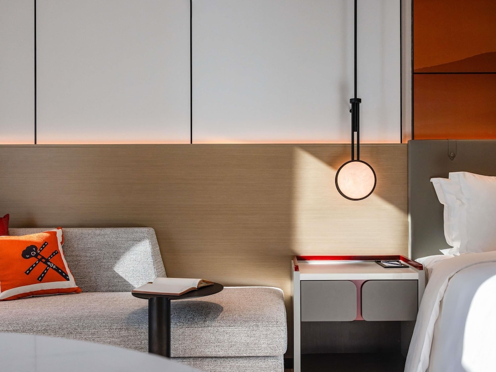 Grand Mercure Yichang Waitan 30/72