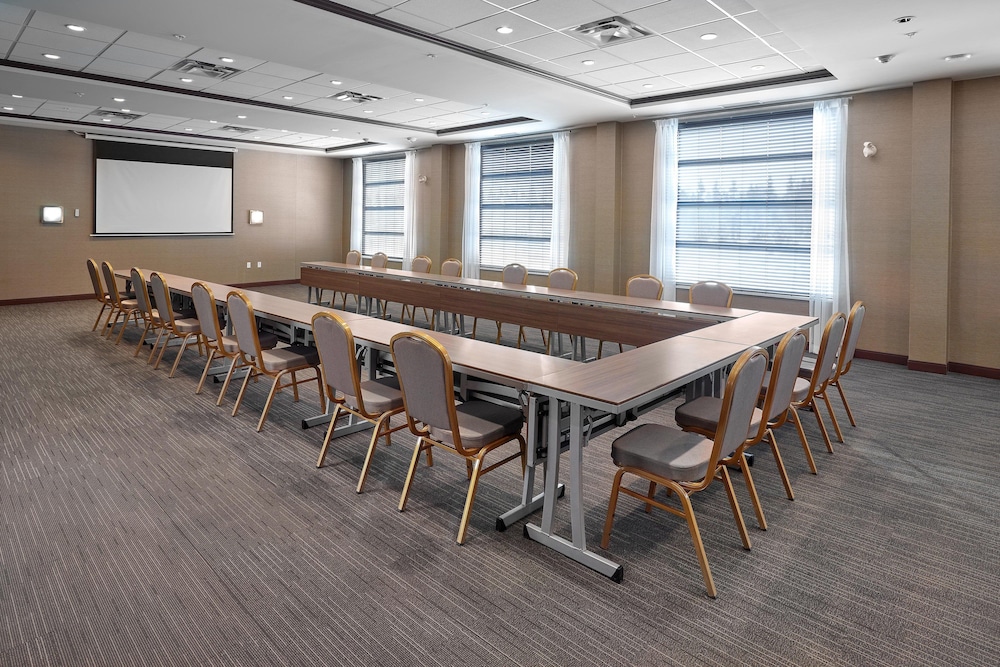 Four Points by Sheraton Edmonton West 25/30