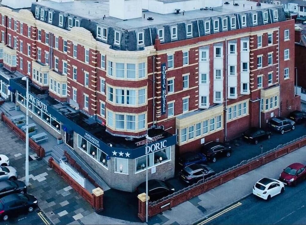 Doric Hotel 5/52