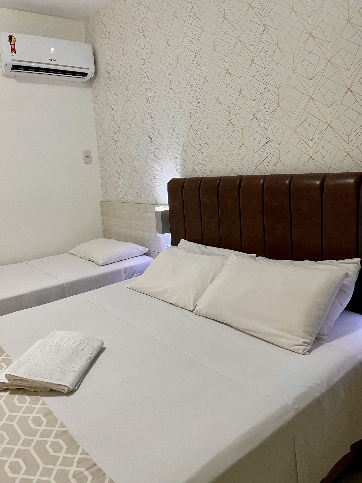غرفة كومفورت بسرير كوين وسرير فردي وسرير كوين، Pousada Villa Atlantica 2/8