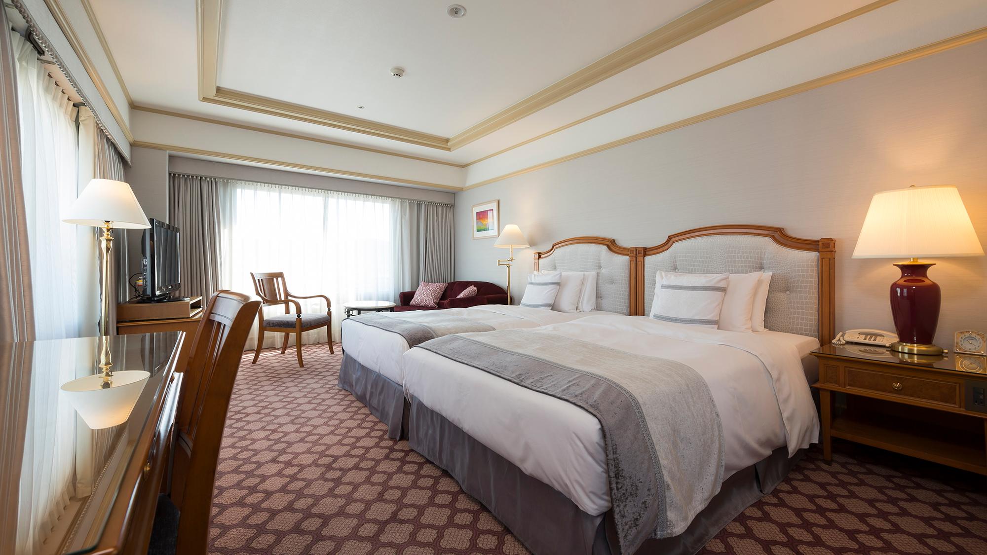 Plus, Premium, Twin Beds, Mountain View, Corner