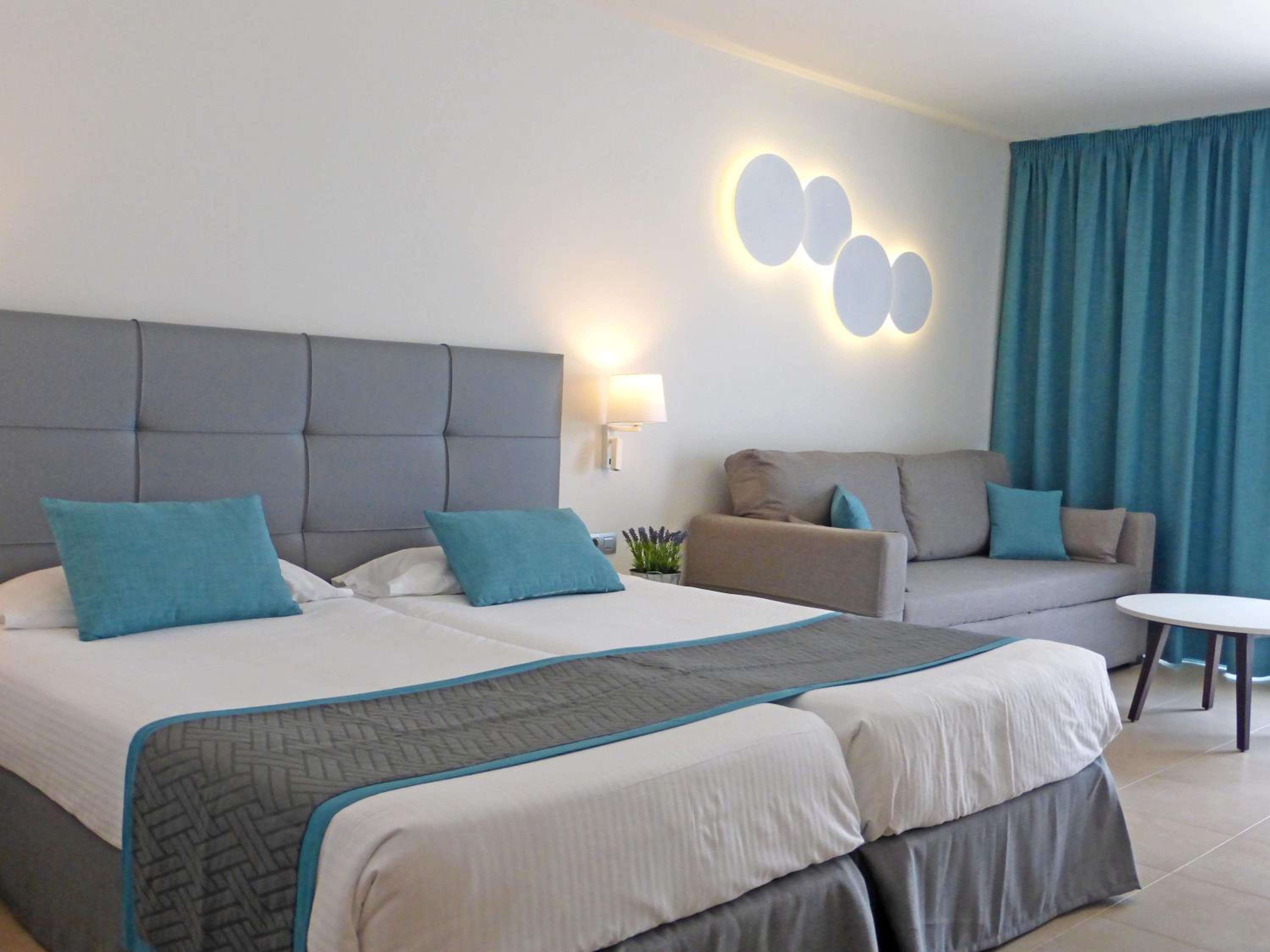 Room, Double or Twin Bed, Side Sea View