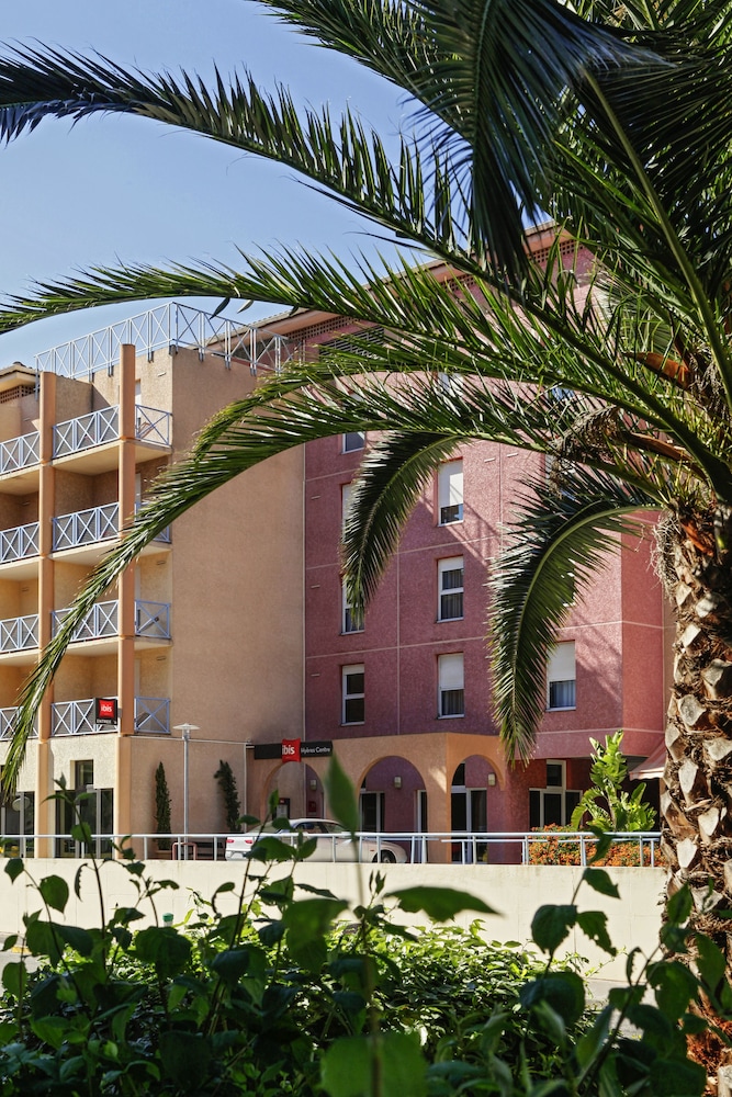 Ibis Hyeres Centre 43/50
