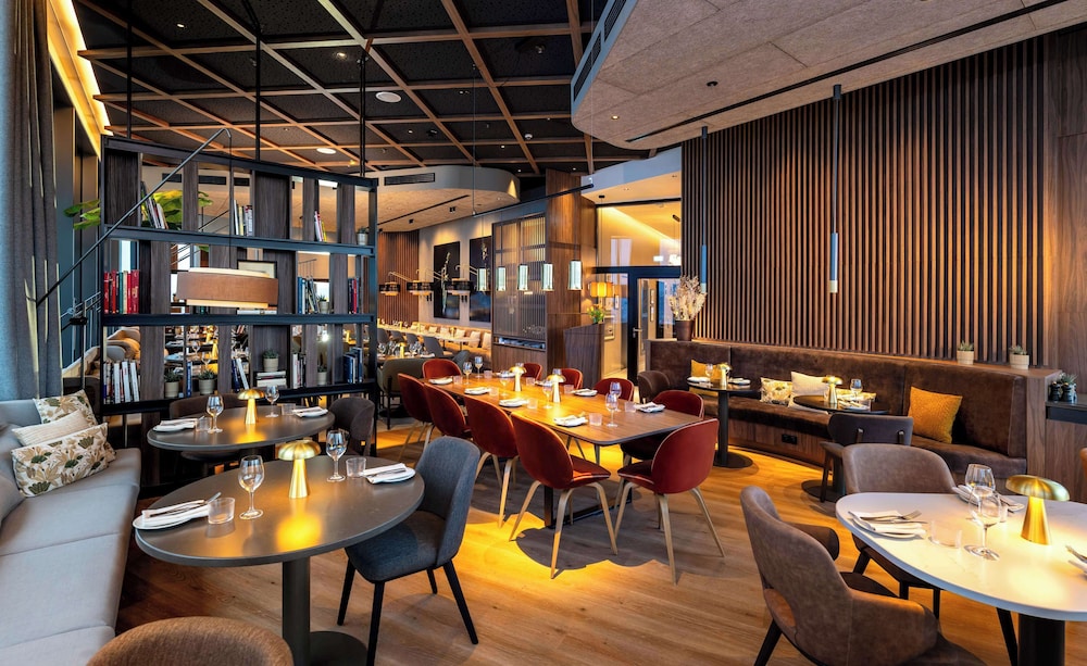 Radisson Blu Hotel at Porsche Design Tower Stuttgart 33/50