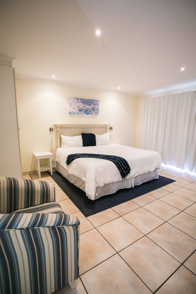 Santorini Guesthouse 5/36