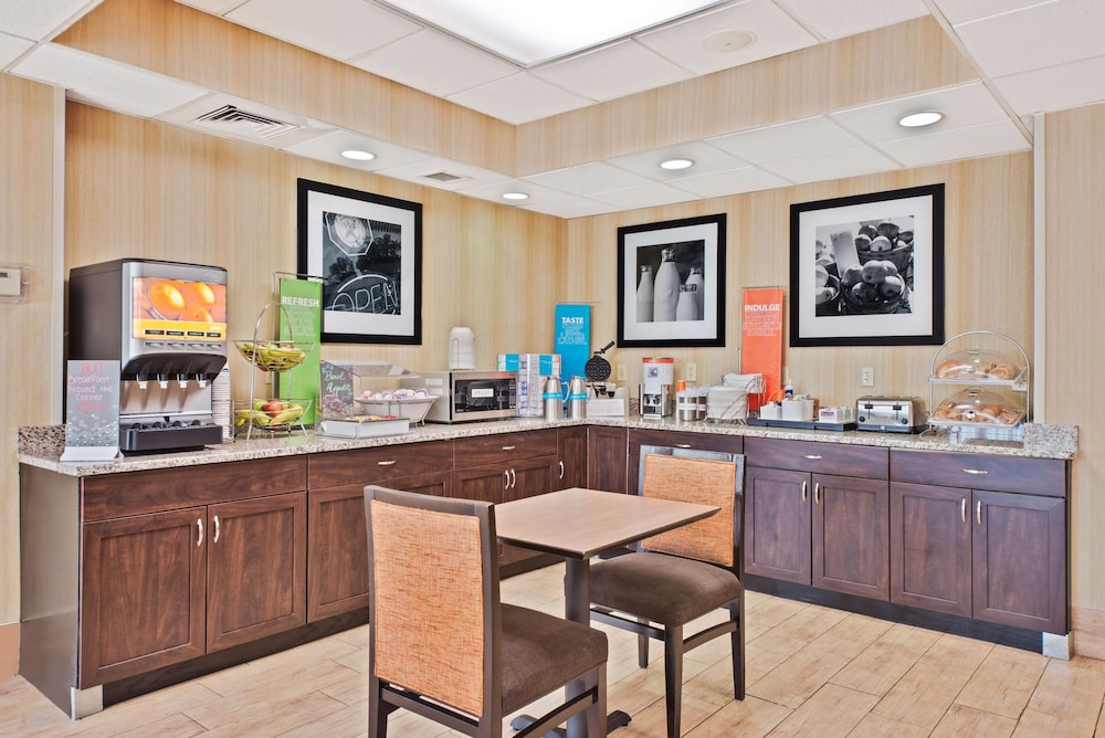 Hampton Inn Huntington/Barboursville 27/40