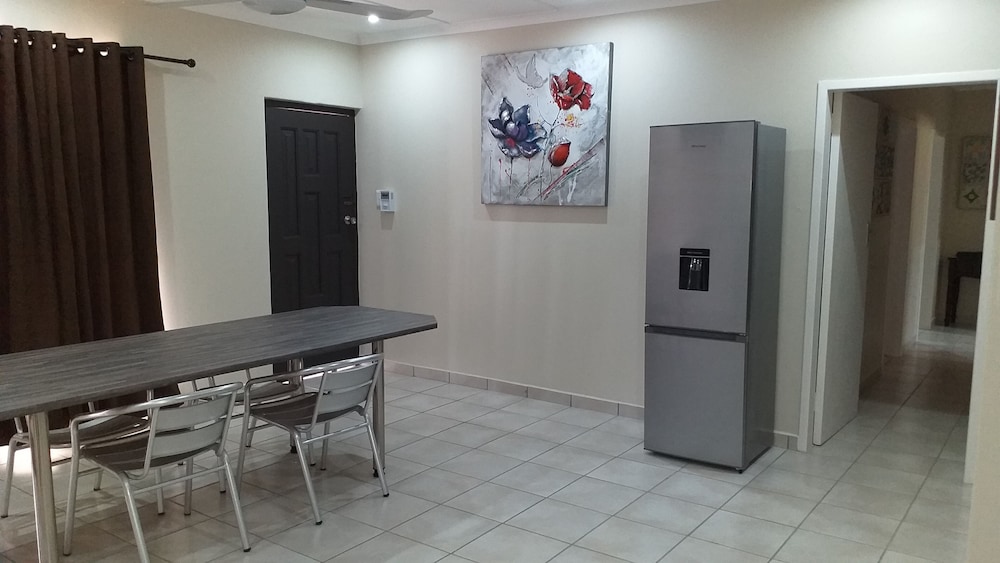 Gecko Inn Guest House 2/50