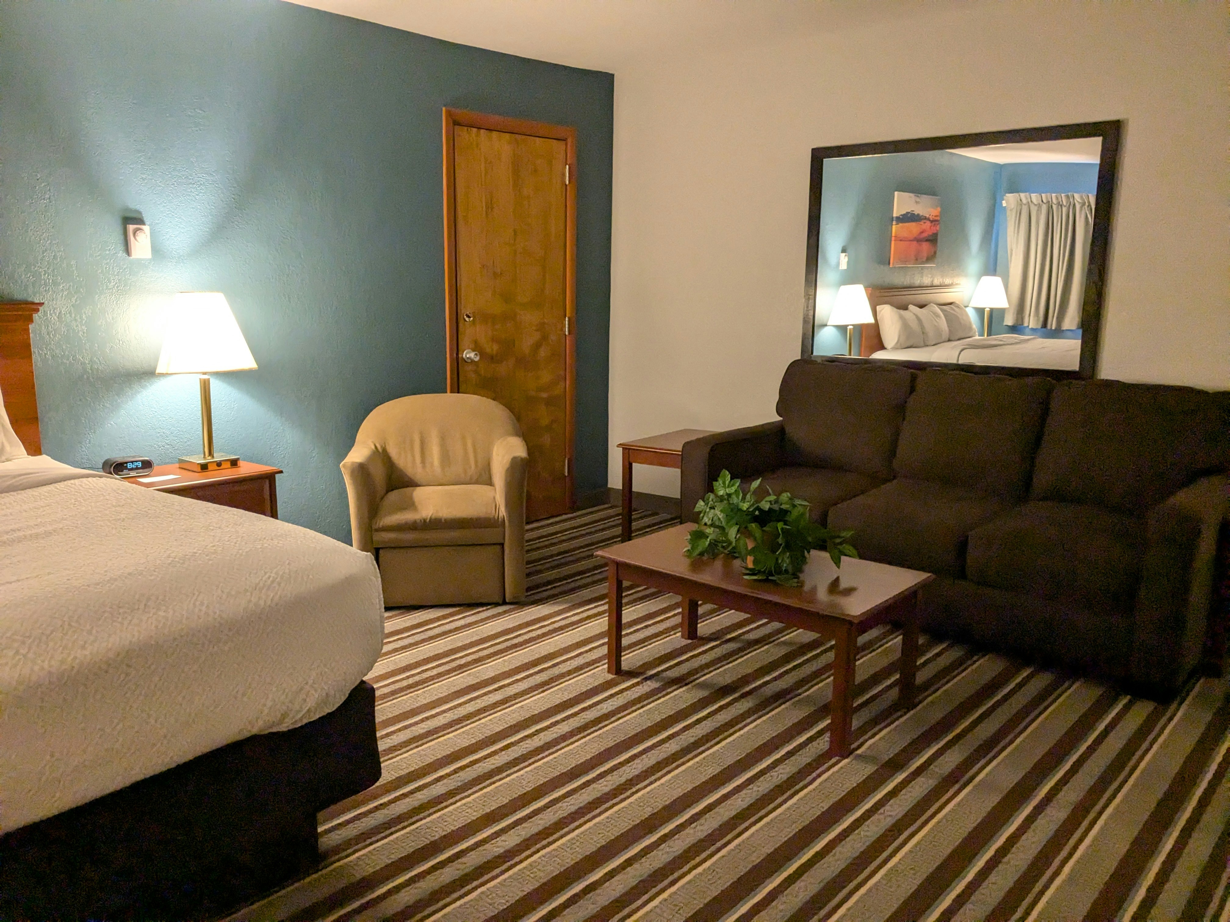 Magnuson Hotel Copper Crown 24/40