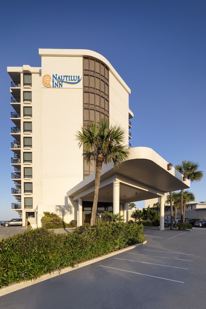 Nautilus Inn 58/64