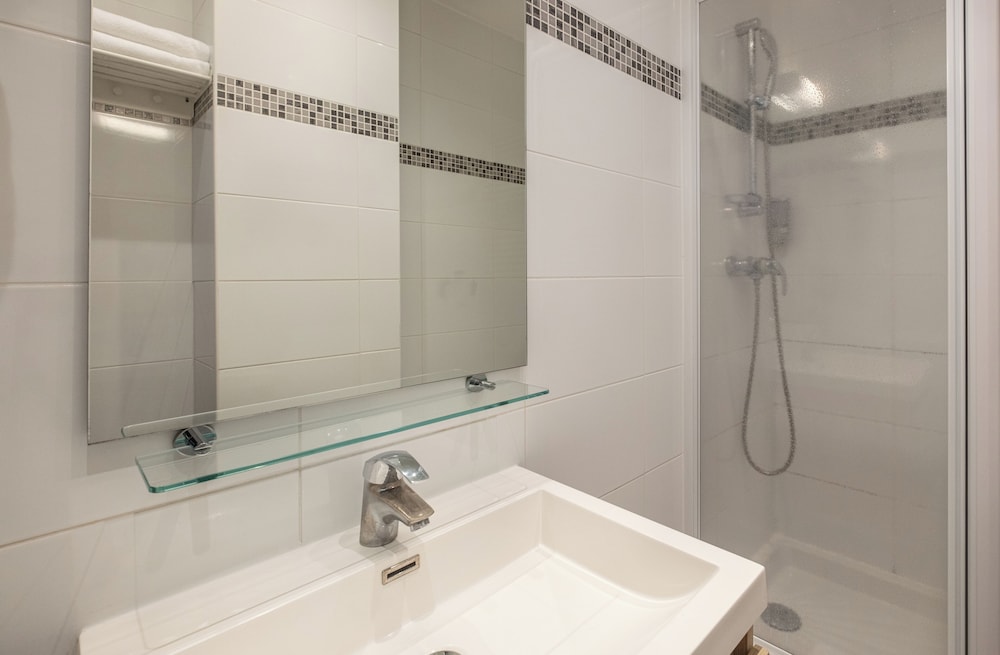 Hotel La Perle Montparnasse 31/33