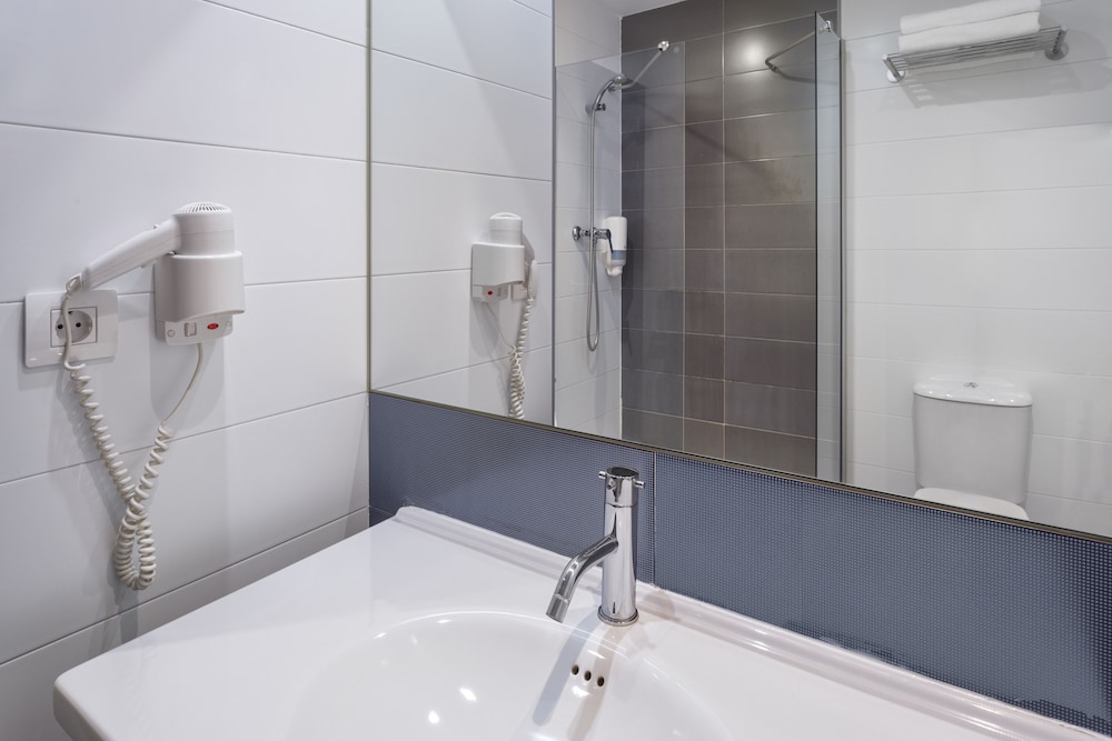 280 Hotel Formerly Premiere Classe Zaragoza 280 50/54