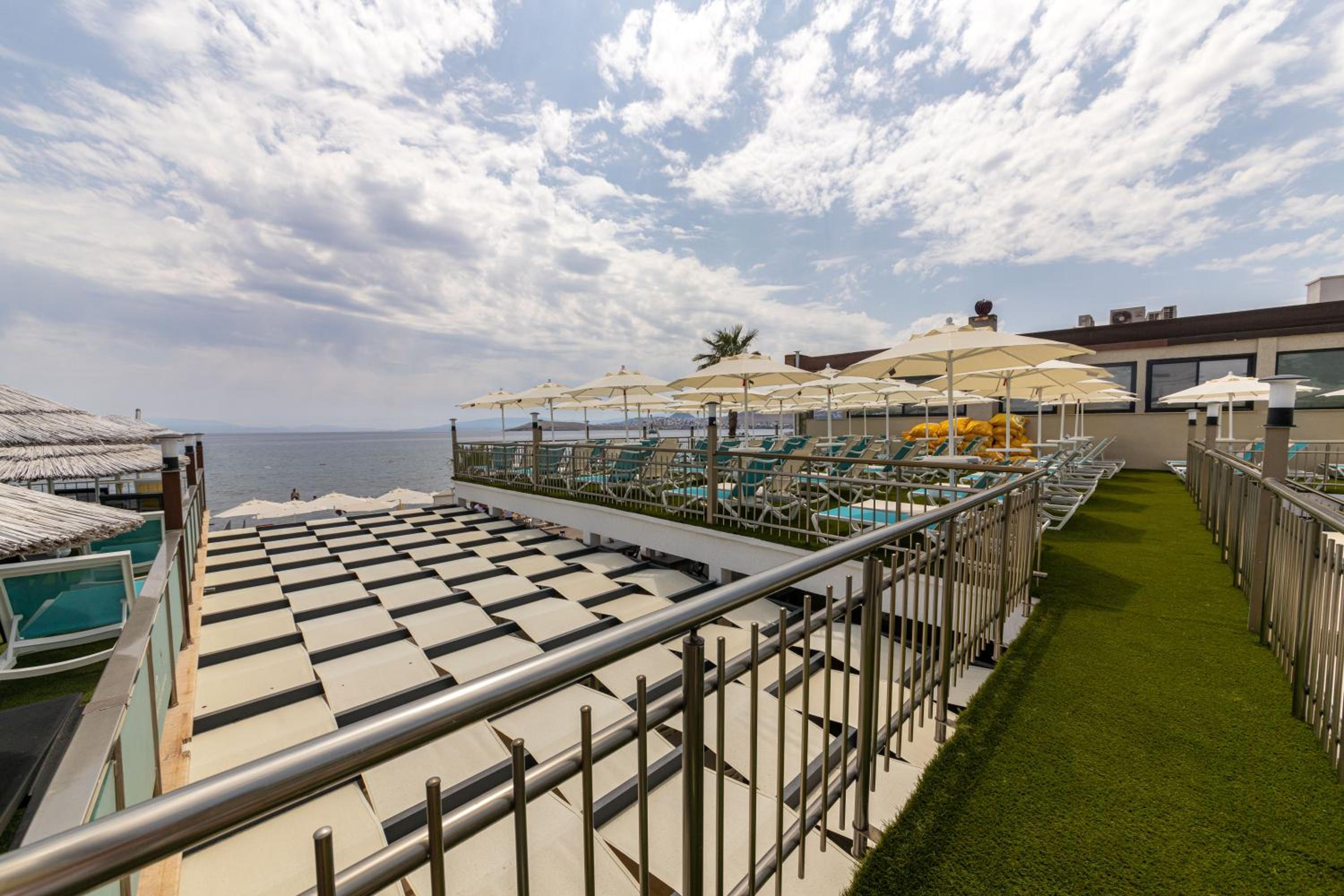 Amfora Otel 47/53