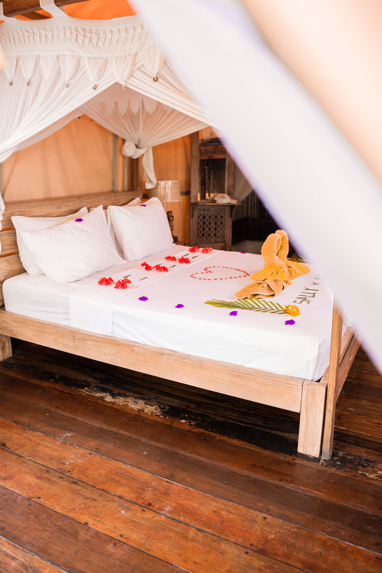 1 BEDROOM, LUXURY, TENT, PRIVATE BATHROOM