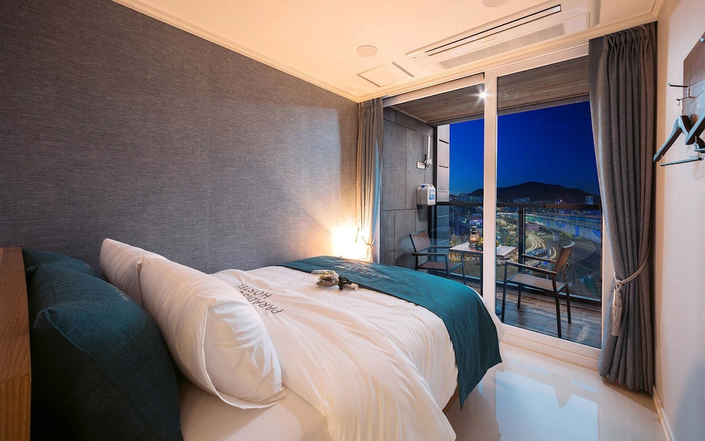 Yeosu Paradise Spa Pension 16/50