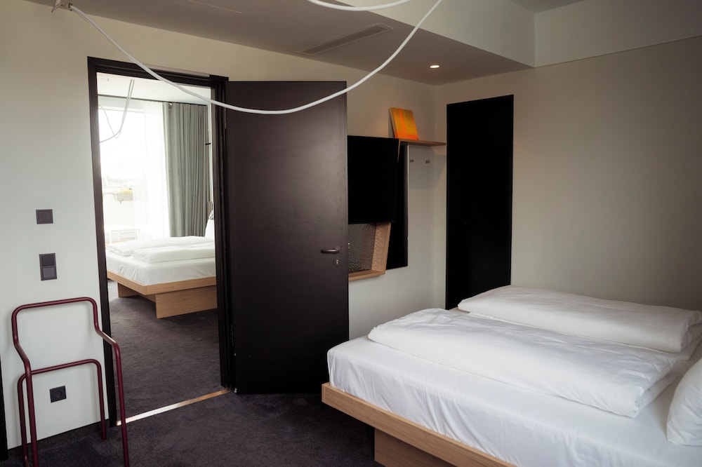 The Flushing Meadows Hotel & Bar 31/50