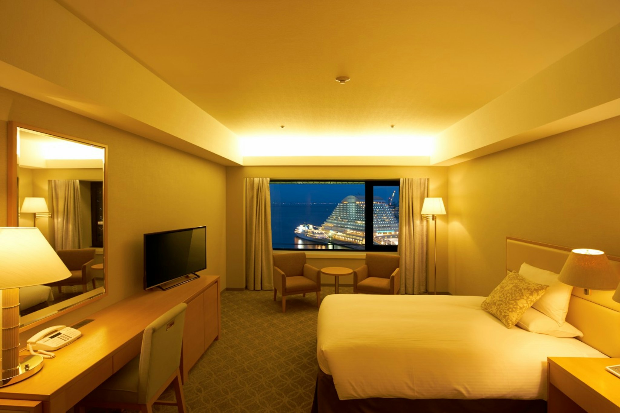 Deluxe, Double Bed, Main Floor