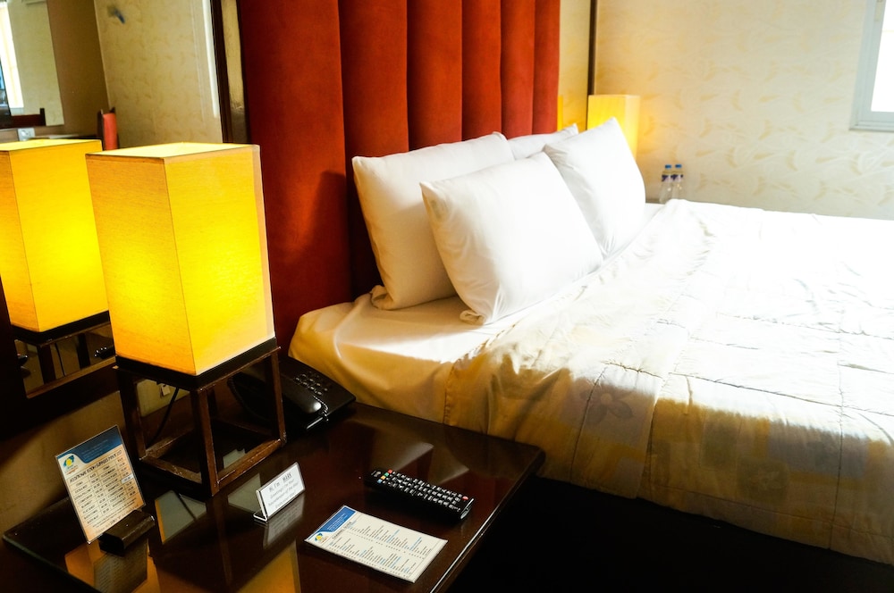 Hotel La Corona De Lipa 13/35