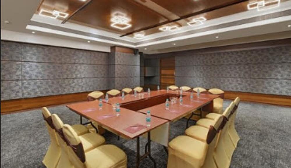 UK 27 The Fern Belagavi 30/31