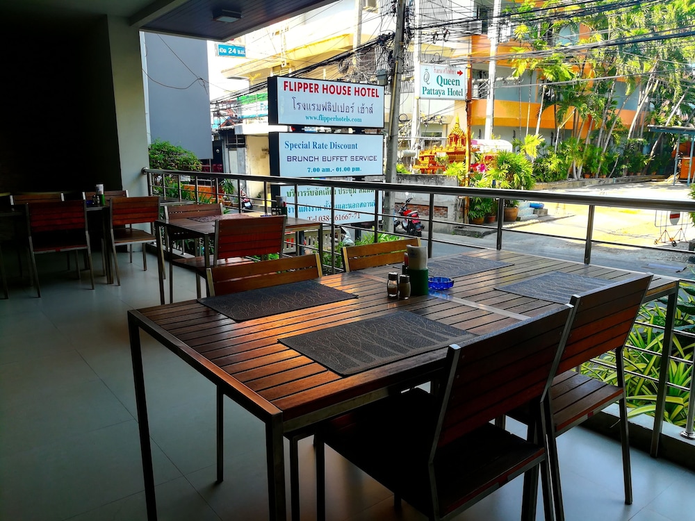 Flipper House Hotel Pattaya 31/48