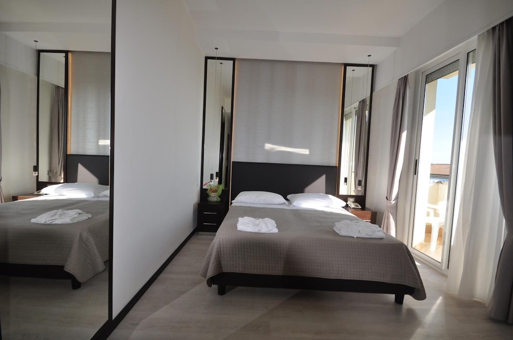 Hotel Adriatic & Beauty 11/37