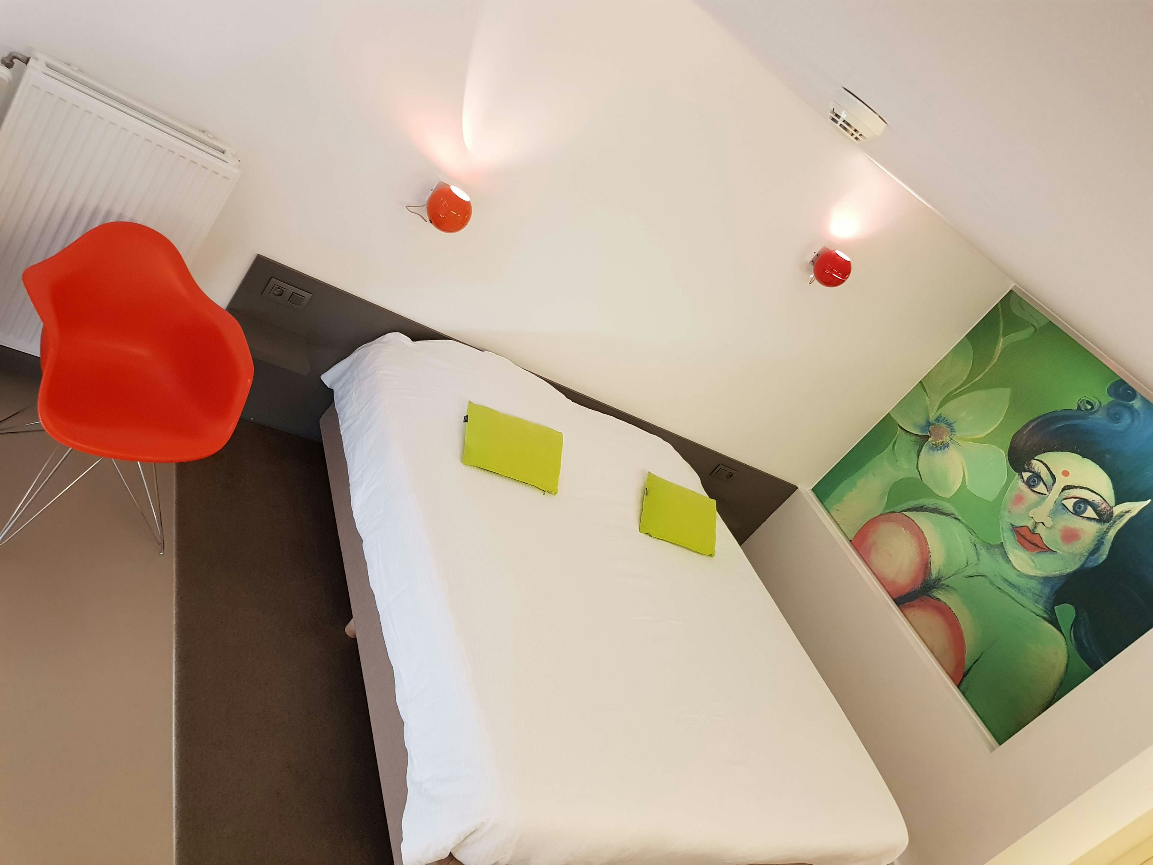 Hotel Corbie Geel 7/18