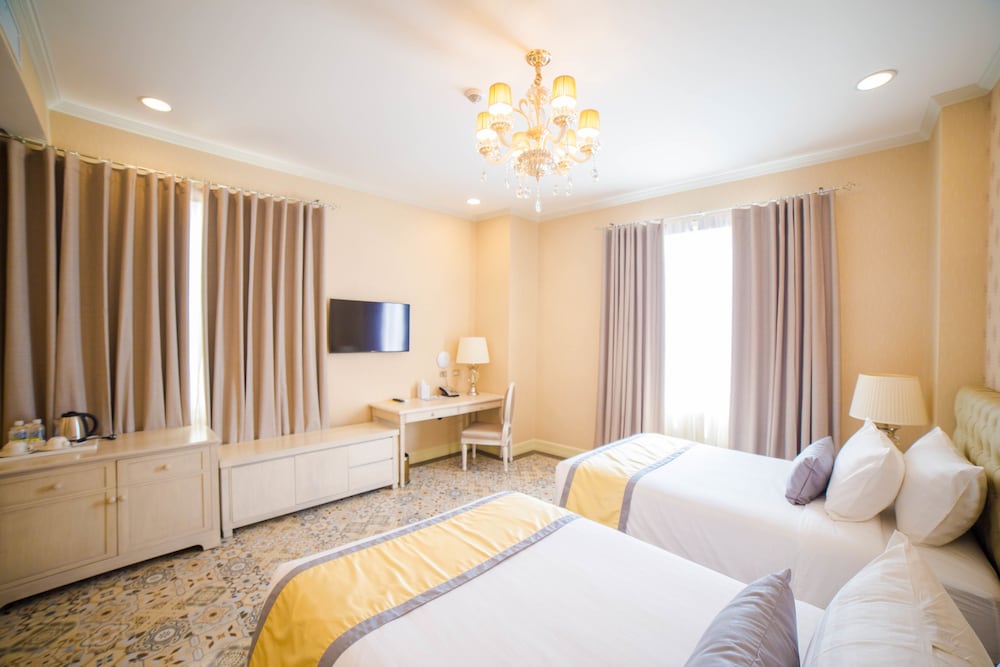 DELUXE, TWIN BEDS