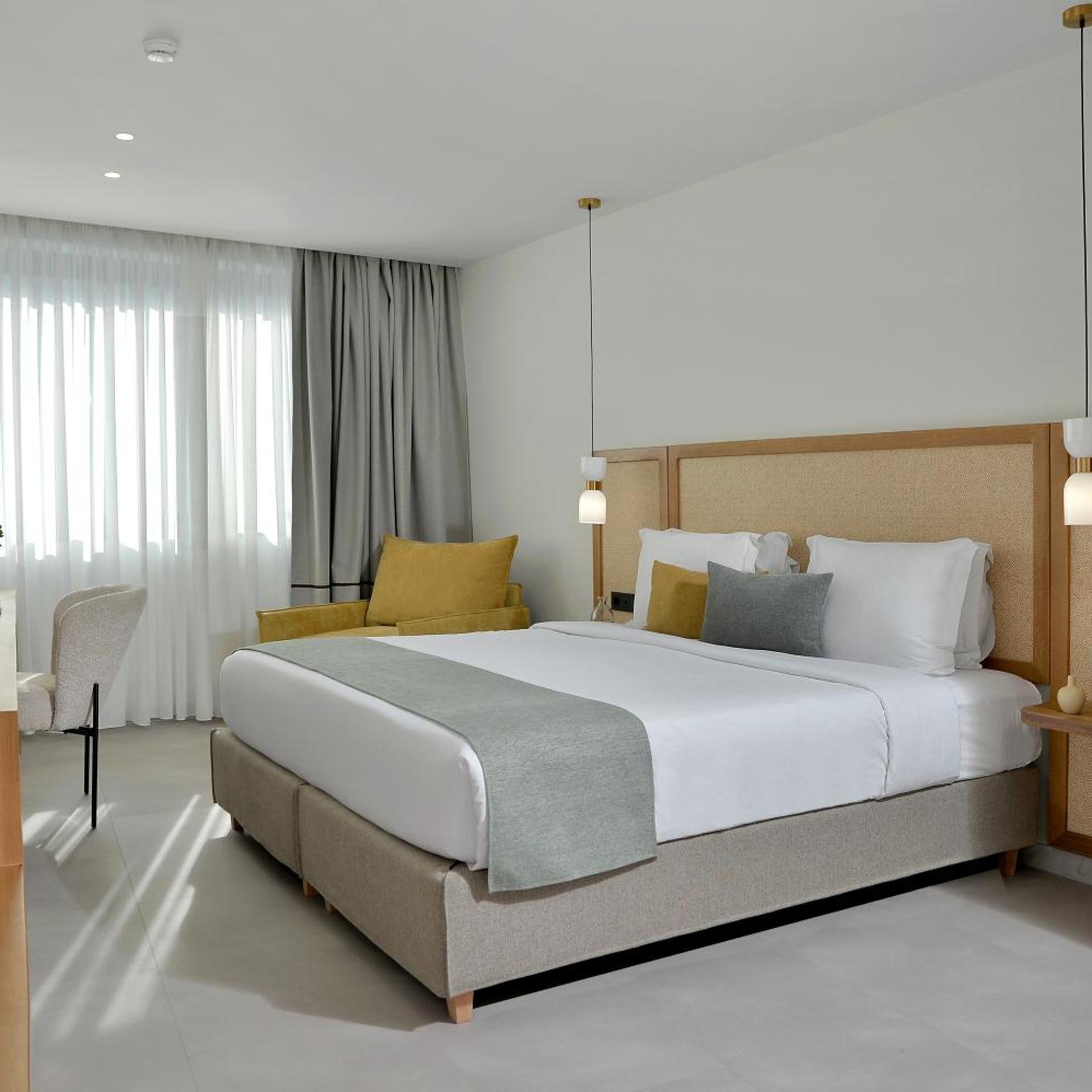 Plus, Comfort, King Bed