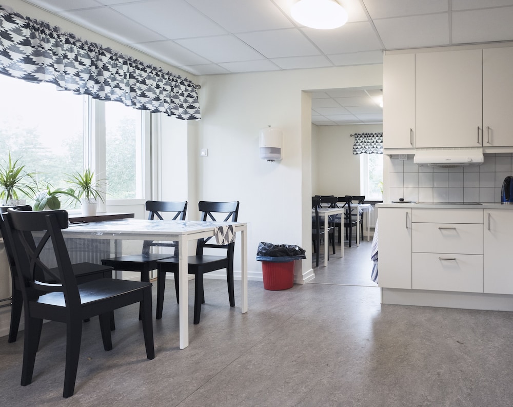 Partille Vandrarhem Bed & Breakfast 10/25