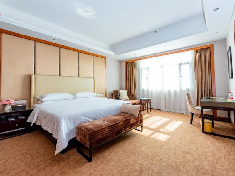 Vienna Hotel (Dongguan Tangxia Binfen Square) 20/35