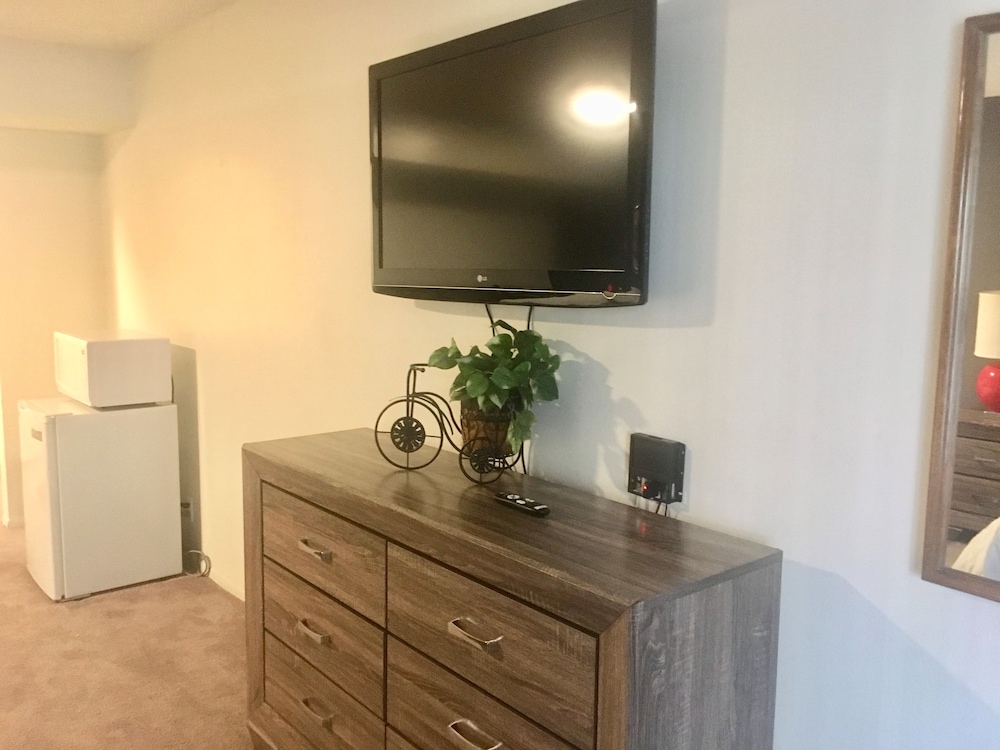 Siegel Slots and Suites 13/32