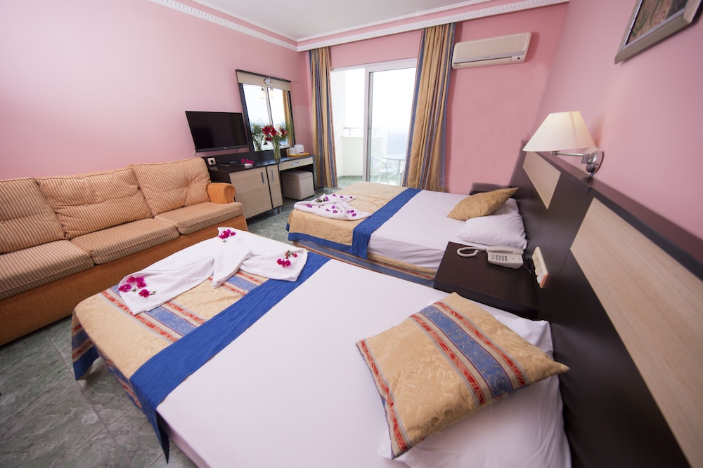 First Class Hotel 14/34