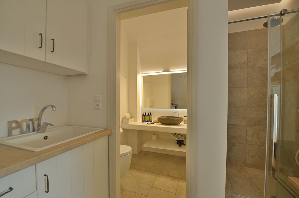 Kallichoron Art Boutique Hotel 70/73