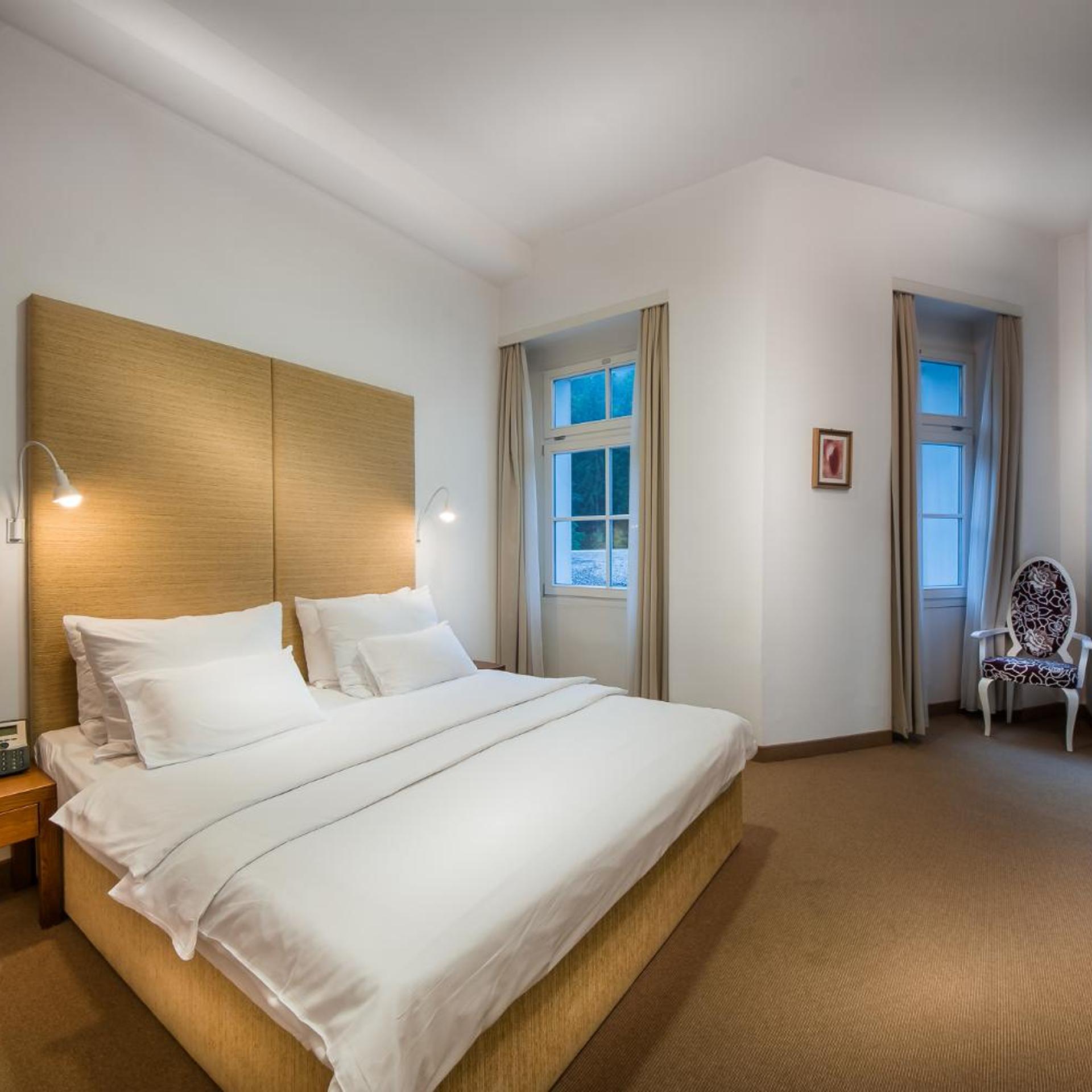 Sofijin Dvor - Adults Only 6/32