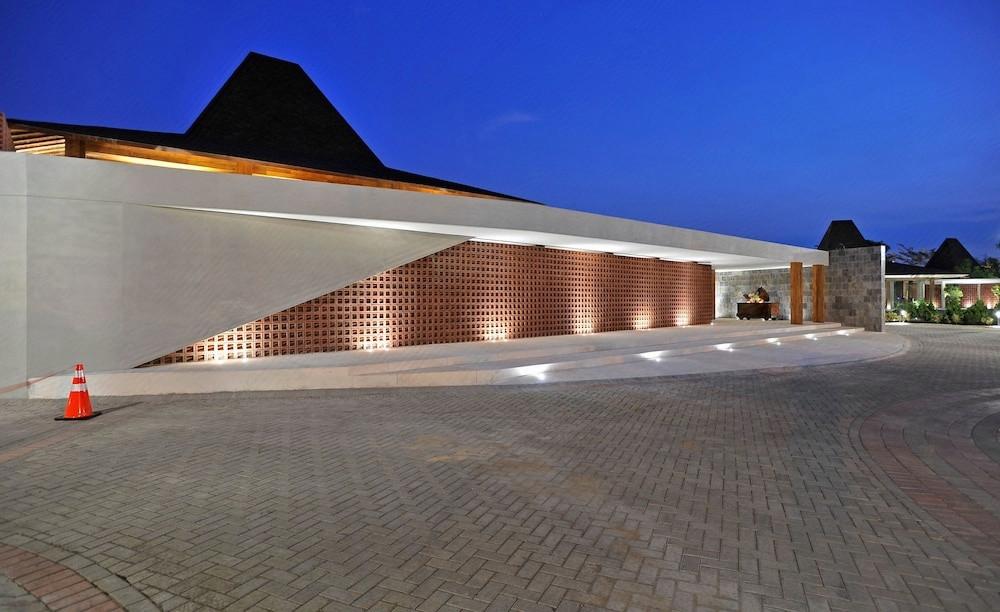 Djoglo Luxury Bungalow 32/44