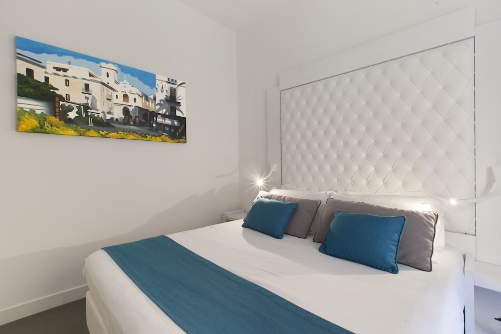 Tasso Suites 12/71