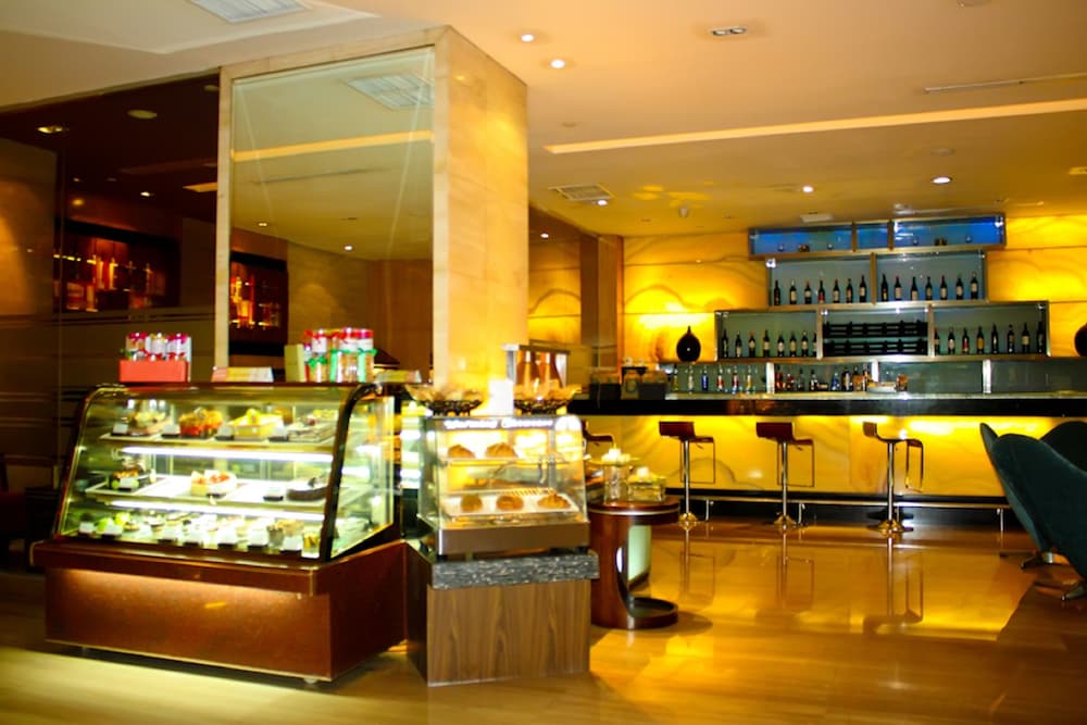 Cambridge Hotel Medan (ex Grand Swiss Belhotel Medan) 56/71