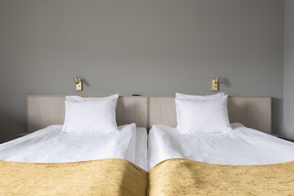 Quality Hotel Royal Corner 36/70