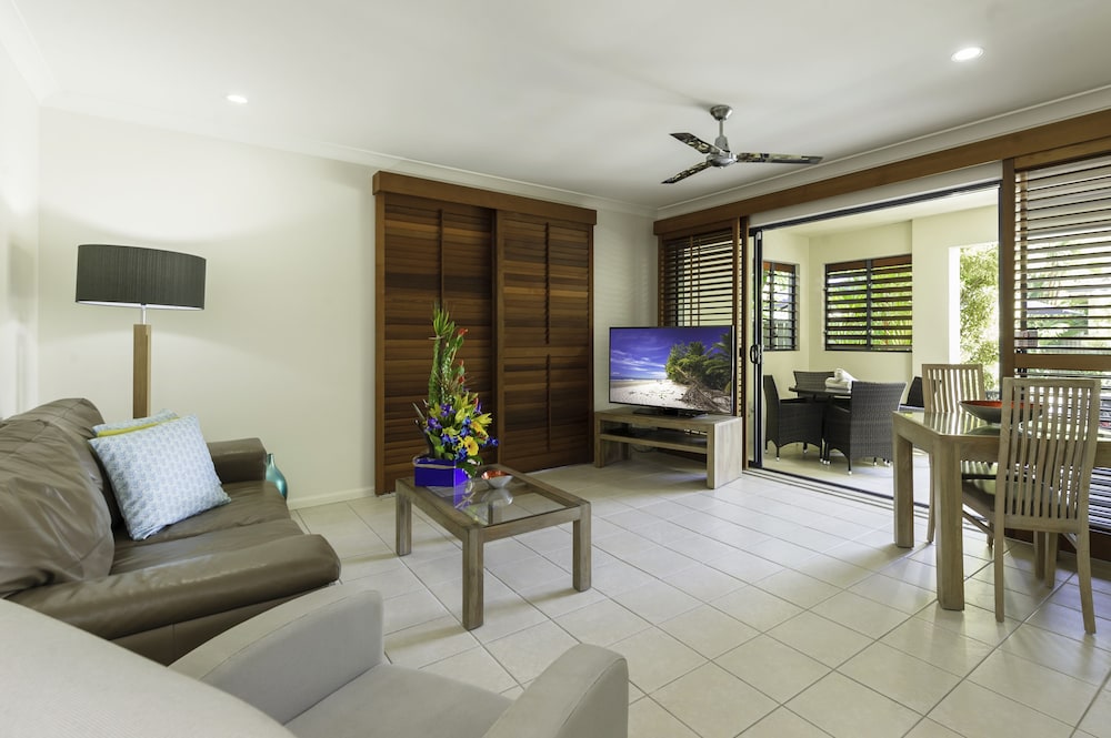Meridian Port Douglas 40/70
