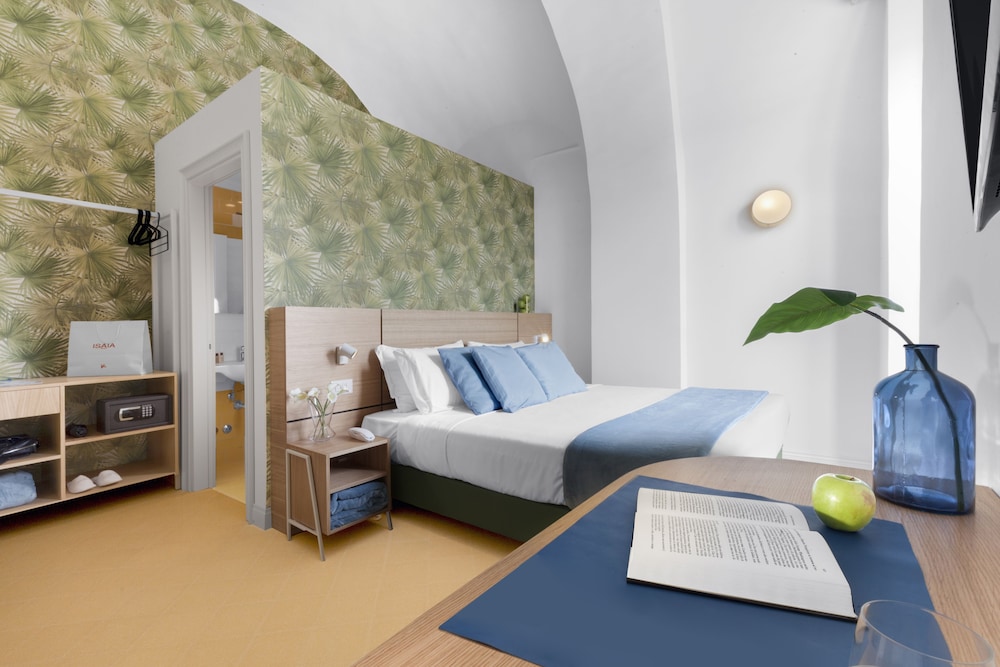 Unconventional Sorrento 26/72