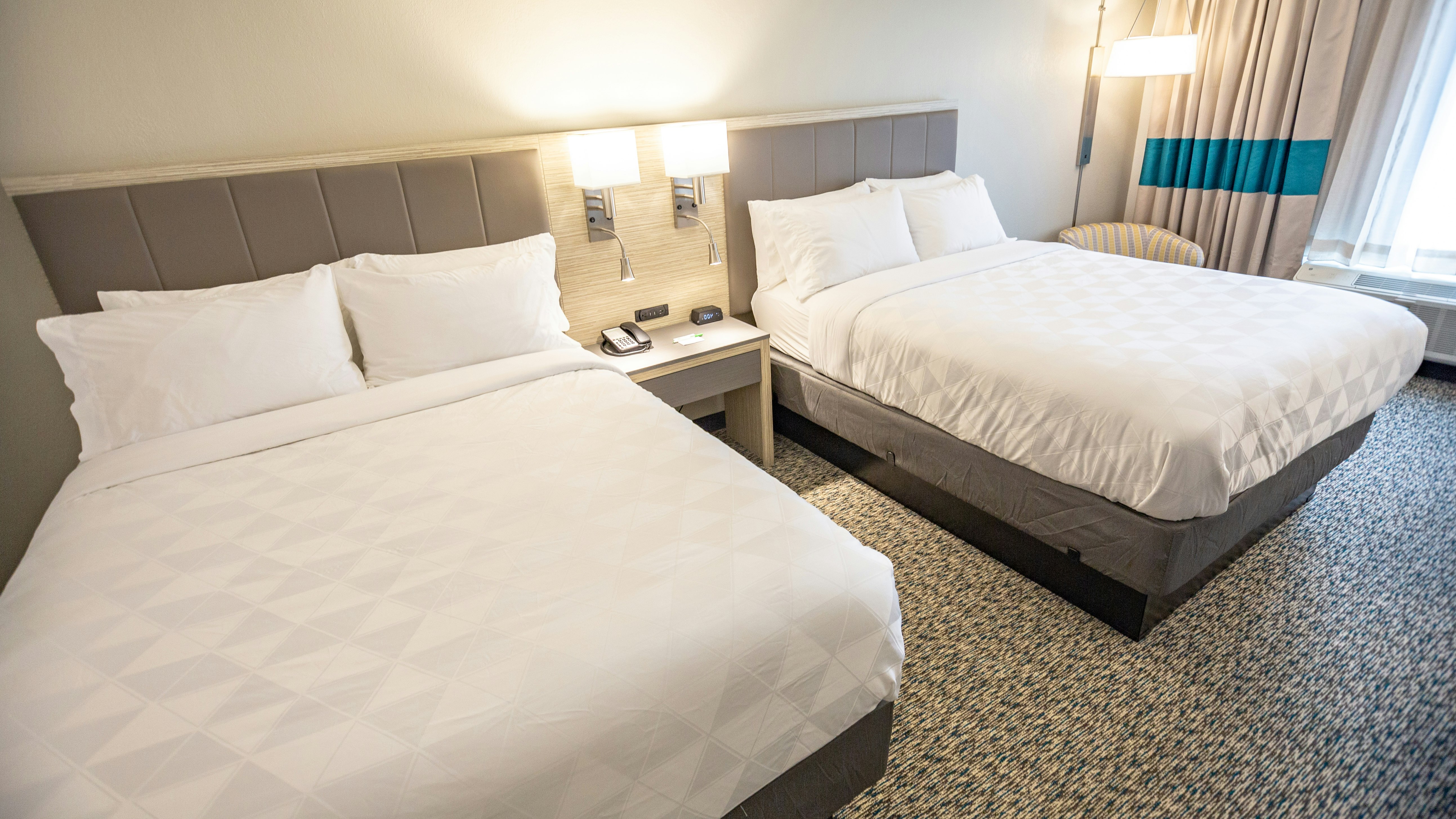 Holiday Inn Knoxville N - Merchant Drive 19/77
