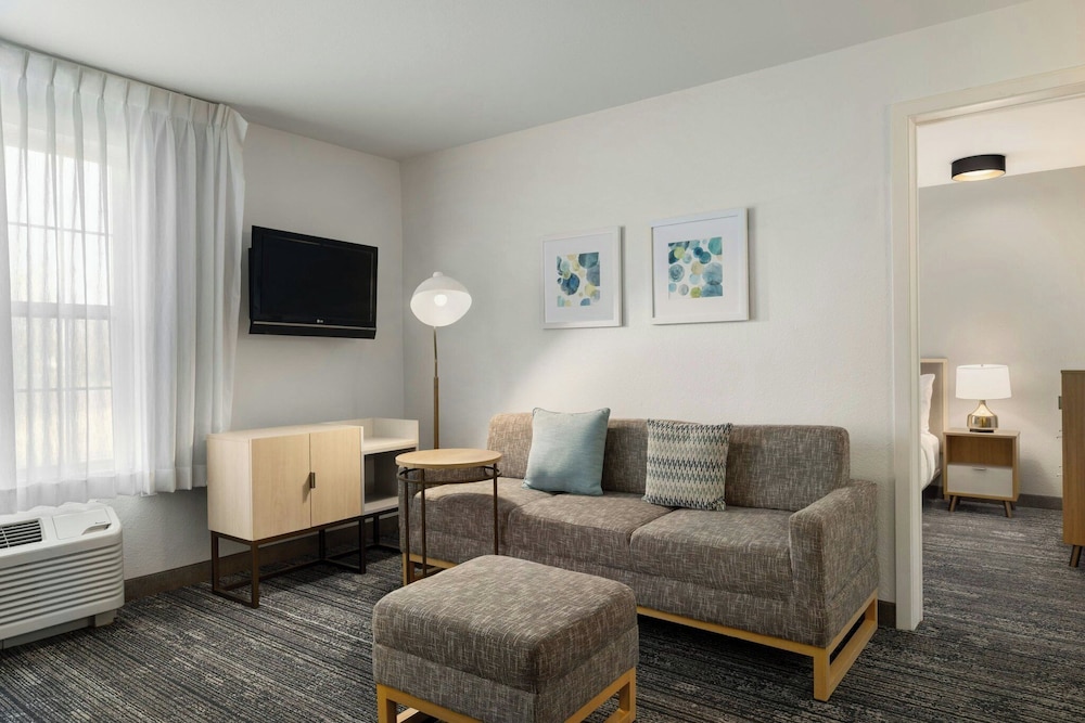 Towneplace Suites By Marriott Detroit Dearborn 10/33