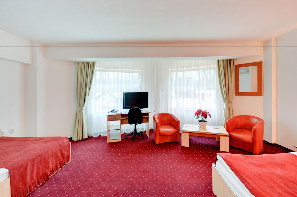 Hotel Cornul Vanatorului 25/68